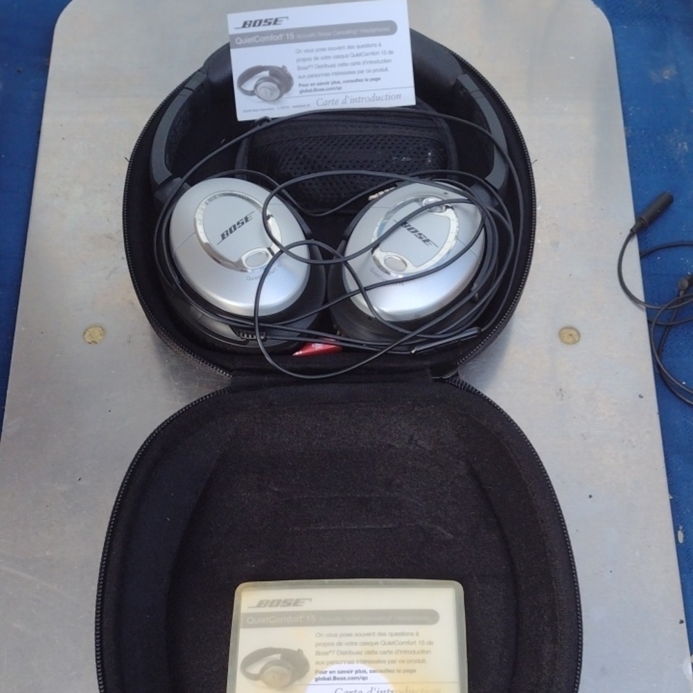 Bose QuietComfort 15 Headphones - Silver NWOT